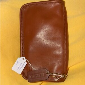 Coach  vintage Saddle Brown Leather Zip Pouch Wallet very supple leather